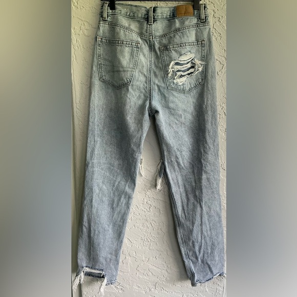 American Eagle Outfitters Distressed Mom Jeans - Picture 4 of 5